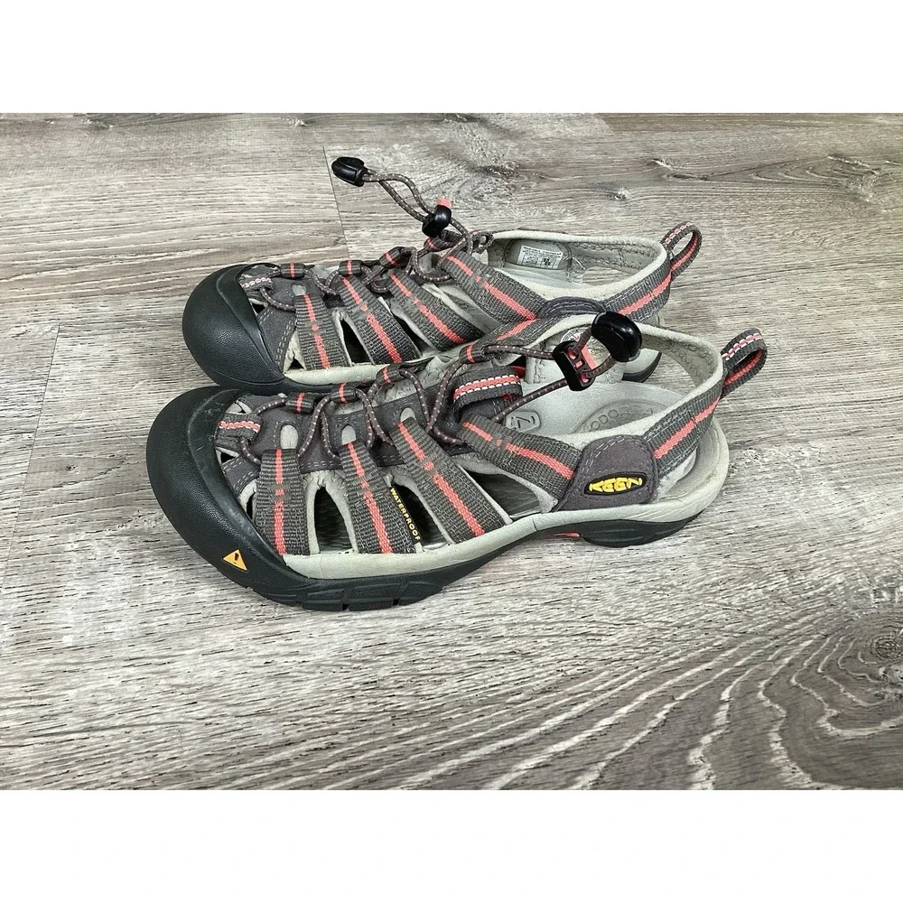 KEEN Womens Size 6 Newport H2 Grey Magnet Coral Pink Hiking Kayaking Sandals